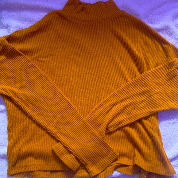YELLOW MOCK NECK CROPPED GARAGE LONG SLEEVE - Picture 1 of 1